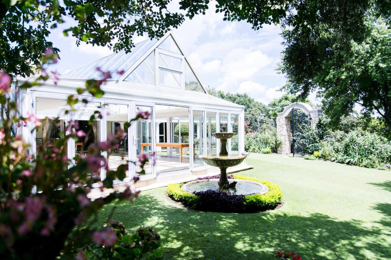 Burkleigh House Hotel โจฮันเนสเบิร์ก ภายนอก รูปภาพ