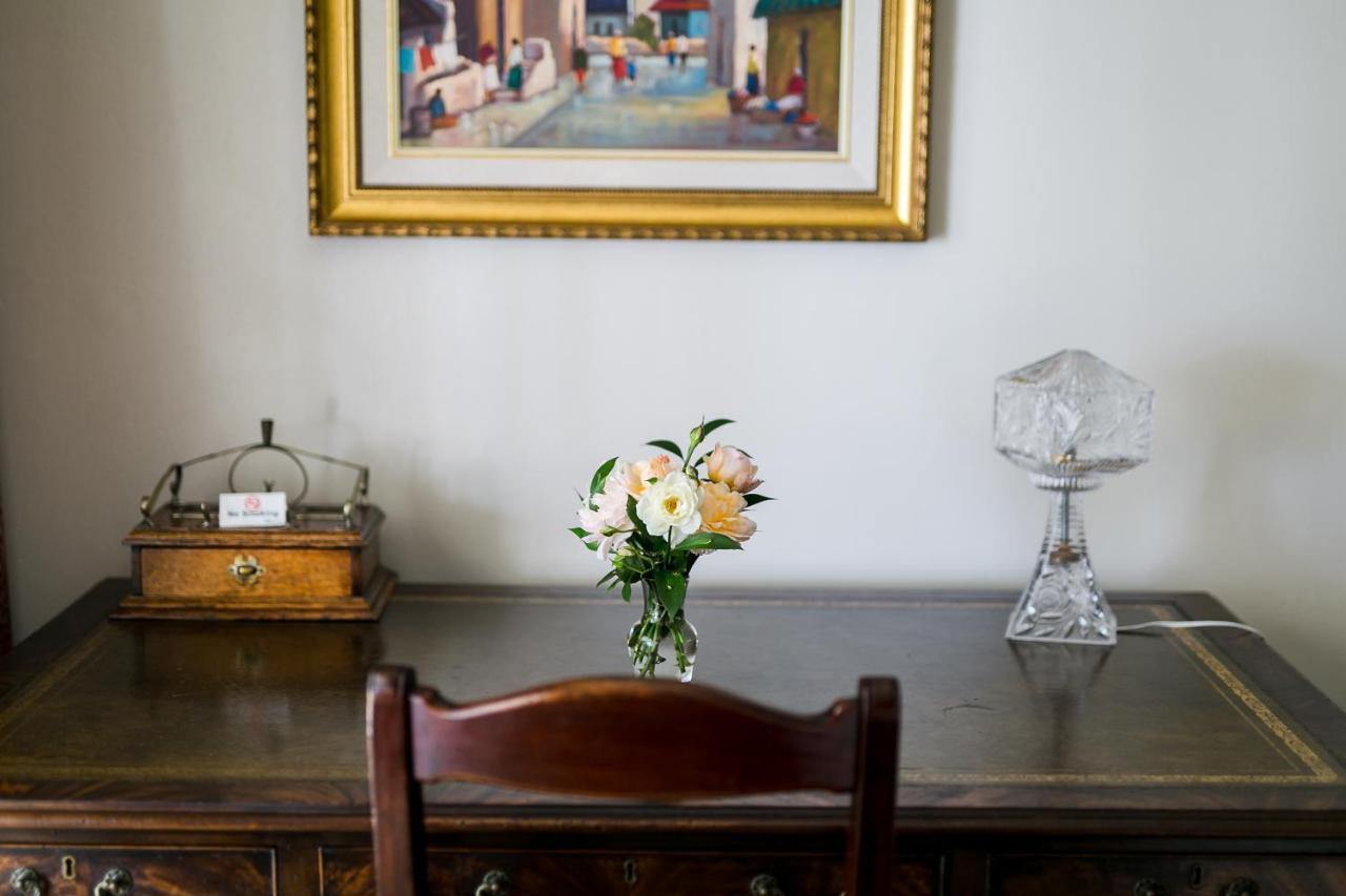 Burkleigh House Hotel โจฮันเนสเบิร์ก ภายนอก รูปภาพ