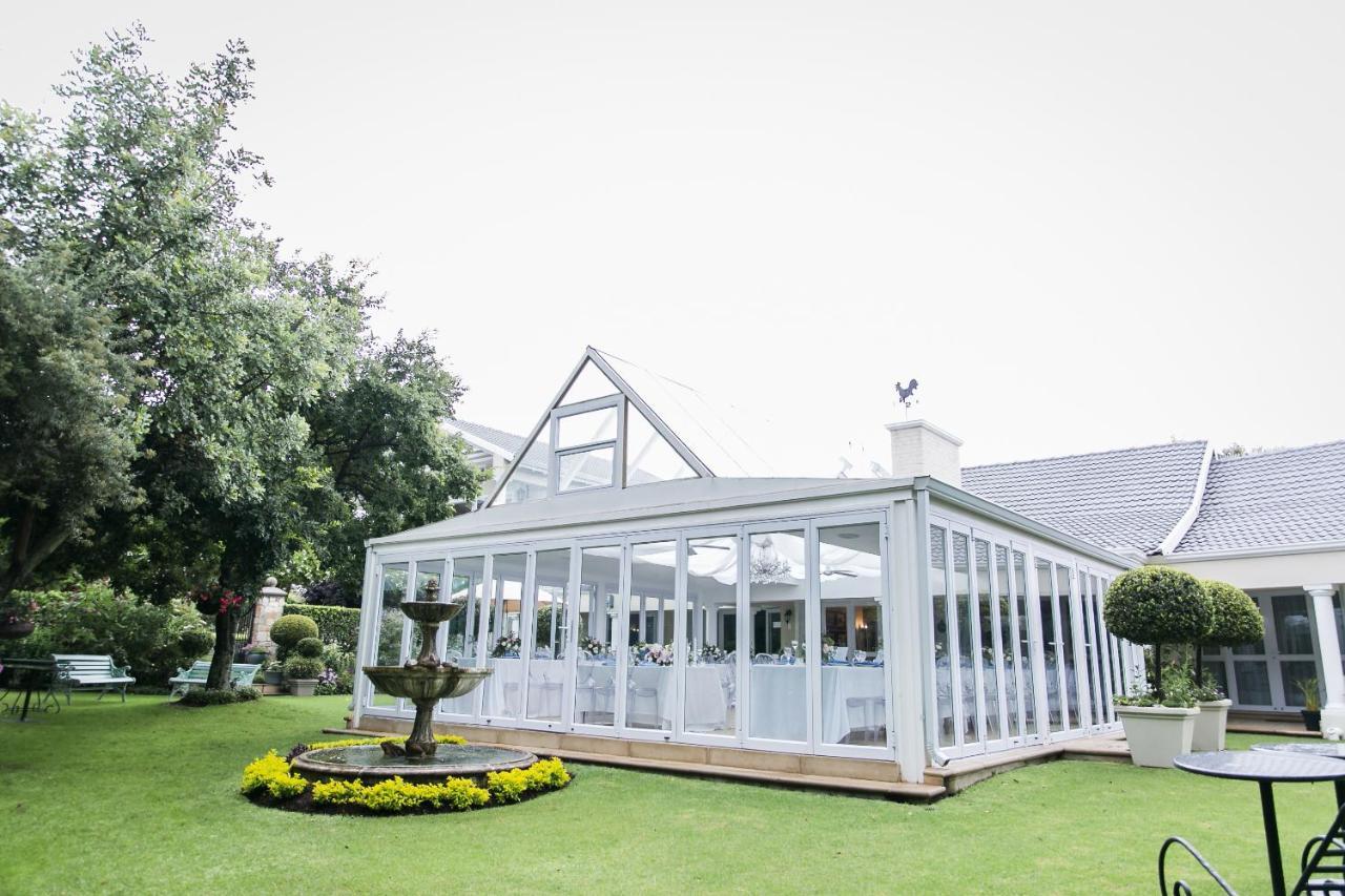 Burkleigh House Hotel โจฮันเนสเบิร์ก ภายนอก รูปภาพ