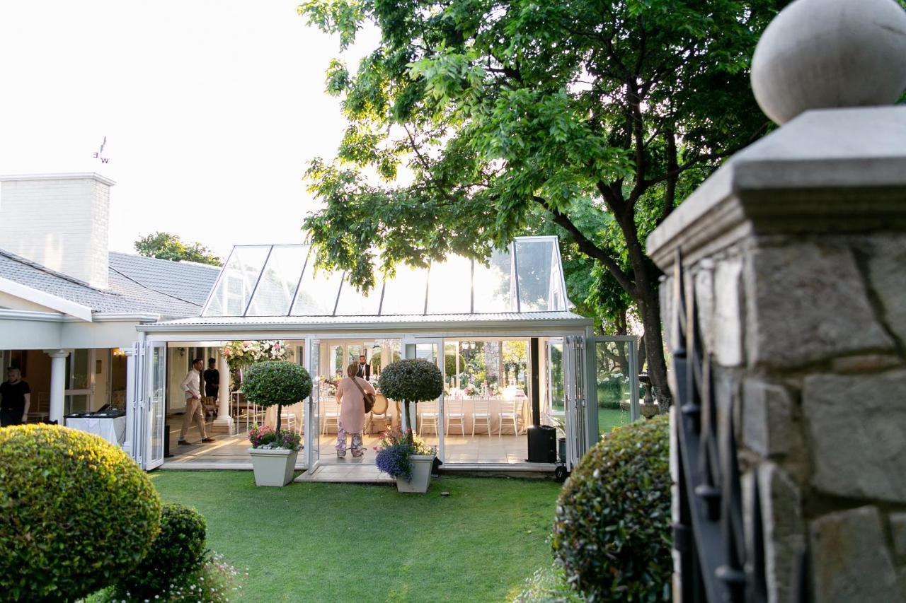 Burkleigh House Hotel โจฮันเนสเบิร์ก ภายนอก รูปภาพ
