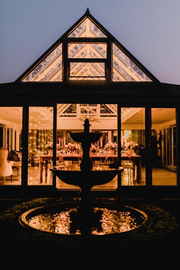 Burkleigh House Hotel โจฮันเนสเบิร์ก ภายนอก รูปภาพ